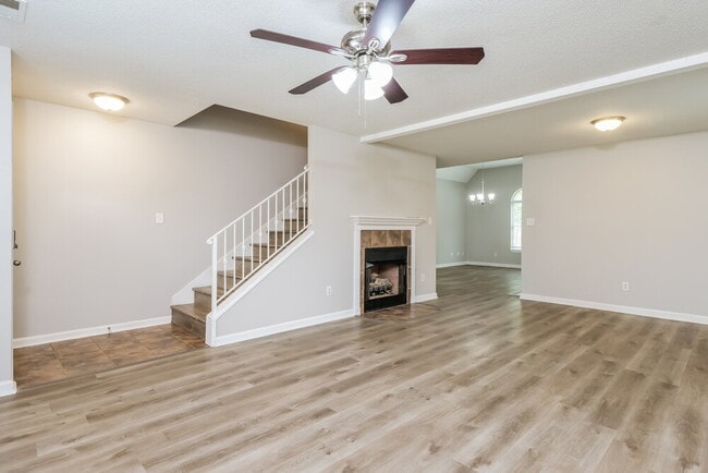 Building Photo - 8793 5 Oaks Dr W