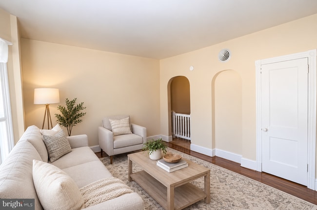 Living Space - Unit 2 - 12 W Lancaster Ave