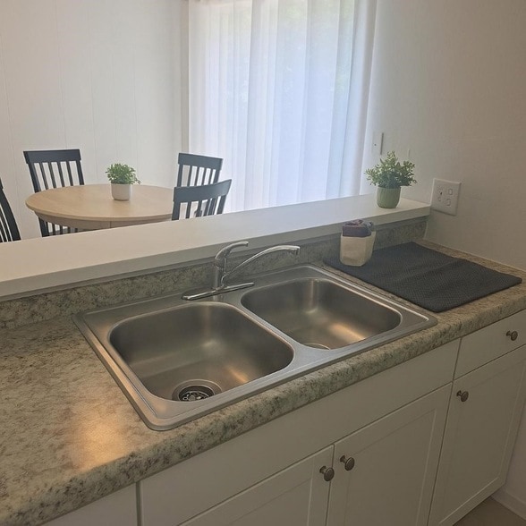 Foto del edificio - 600 Hilliard St