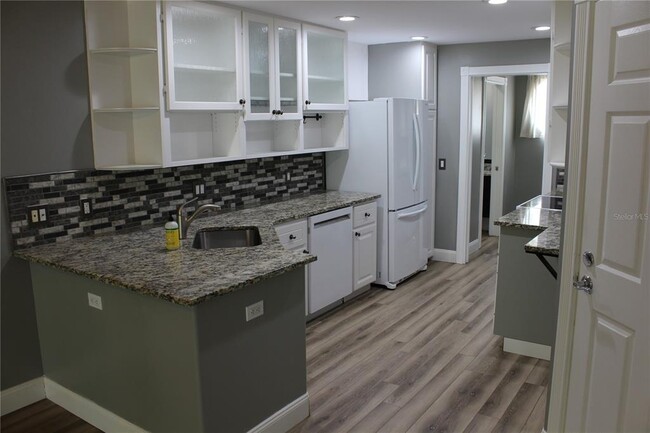 Building Photo - 8110 Cardena Ln