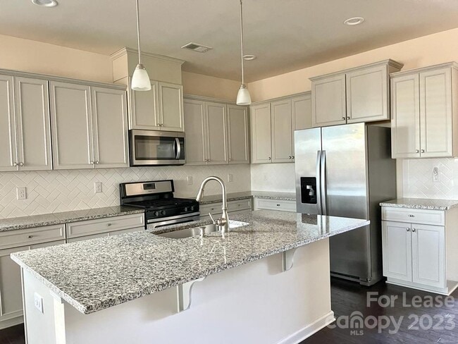 Foto del edificio - 12813 Heath Grove Dr