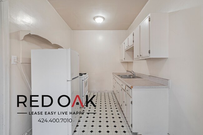 Foto del edificio - ~1 Month FREE~ Vintage Inspired Two Story ...