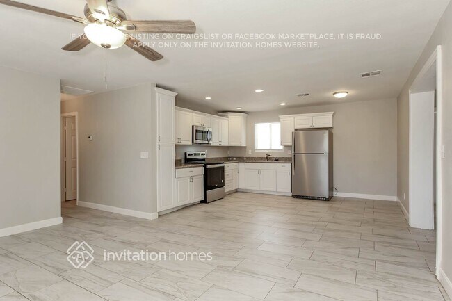 Building Photo - 12614 W Del Rio Ln