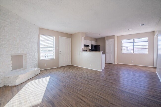 Building Photo - 10211 Brownie Dr