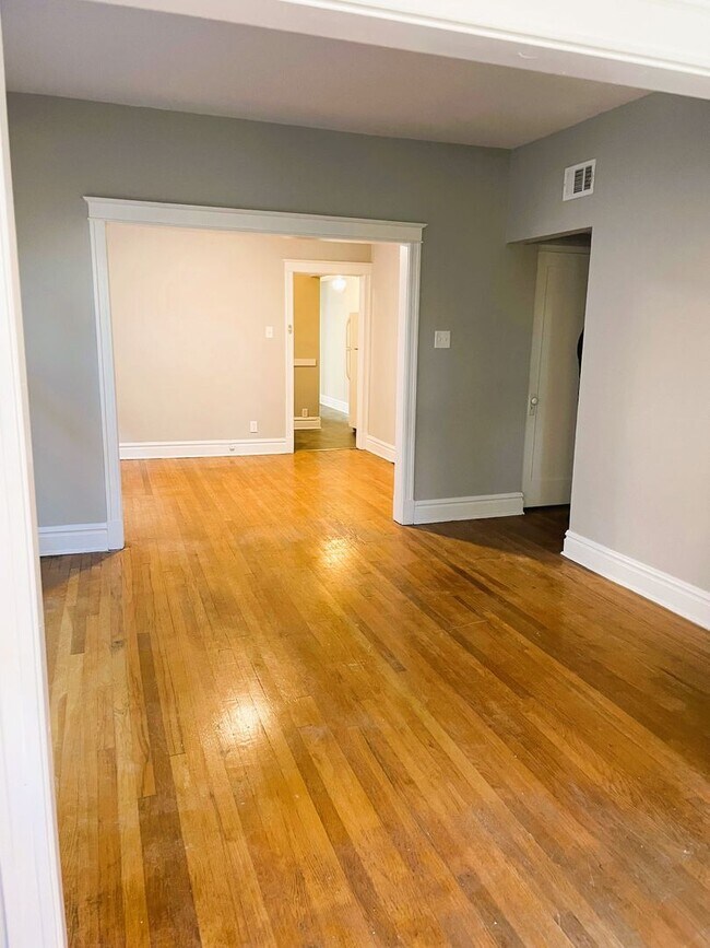 Foto del edificio - 6436 Alamo Ave