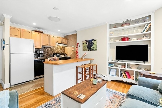 Building Photo - 11 Hanson St