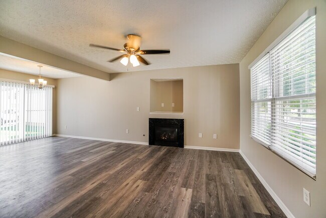 Foto del edificio - 8752 Arrowtip Ln