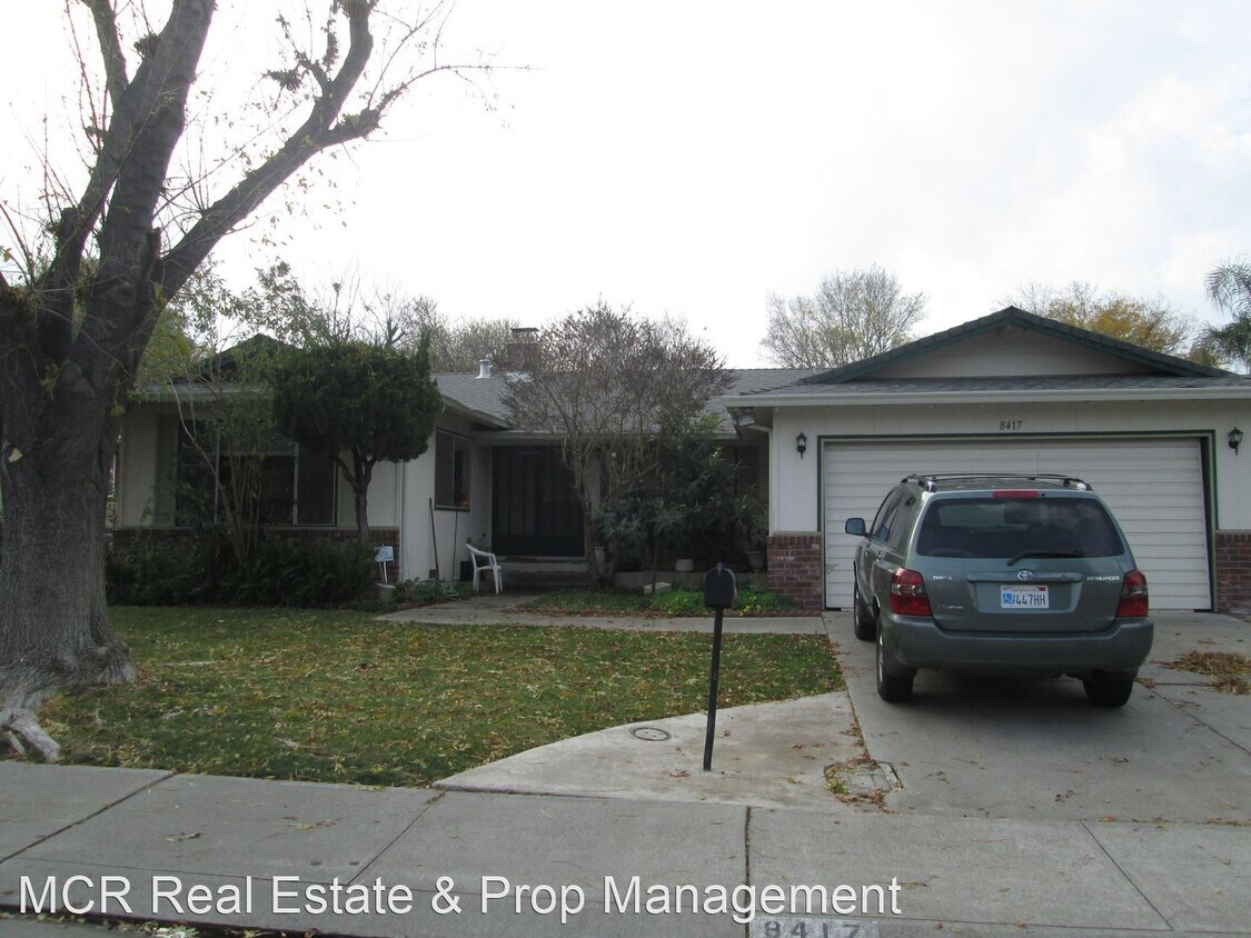 Primary Photo - 4 br, 2 bath House - 8417 EDGEFIELD WAY