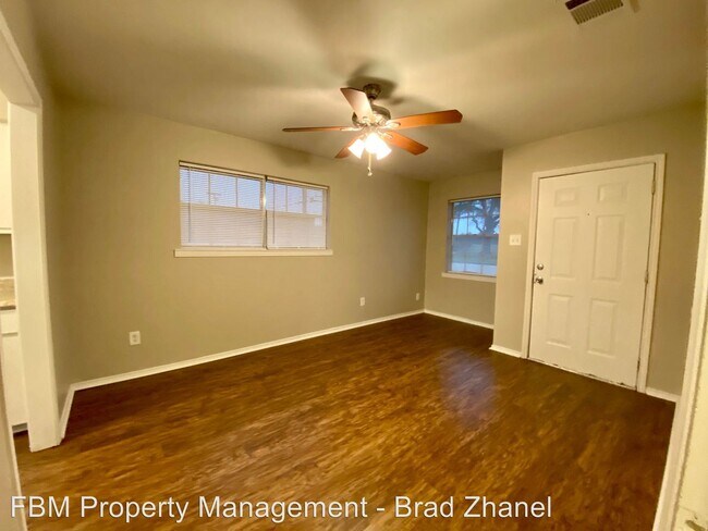 Building Photo - 1509 S Hall St