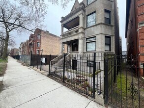 Building Photo - 5172 S Michigan Ave