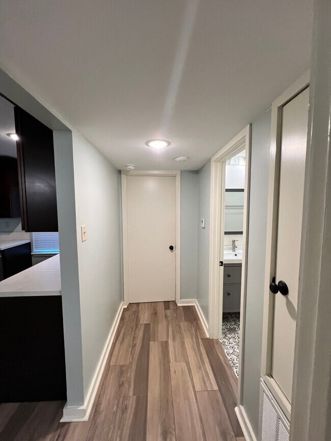 Foto del edificio - 509 E 7th St