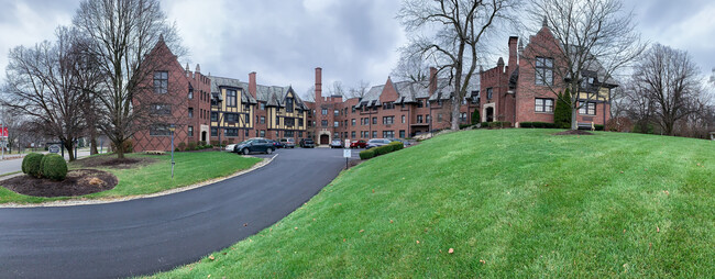 Building Photo - 1211 Far Hills Ave