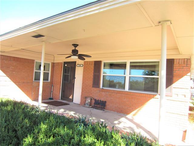 Foto del edificio - 2406 N Elm St