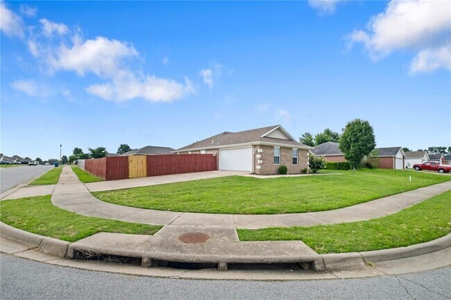 Foto del edificio - 1901 SW Columbus Rd