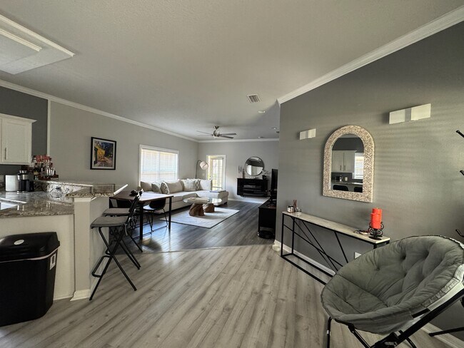 Foto del edificio - 1376 NW 120th Way