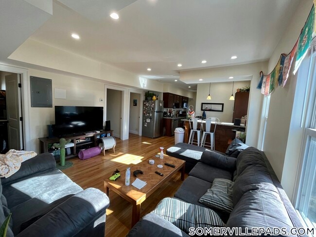 Building Photo - 28A Cherry St.