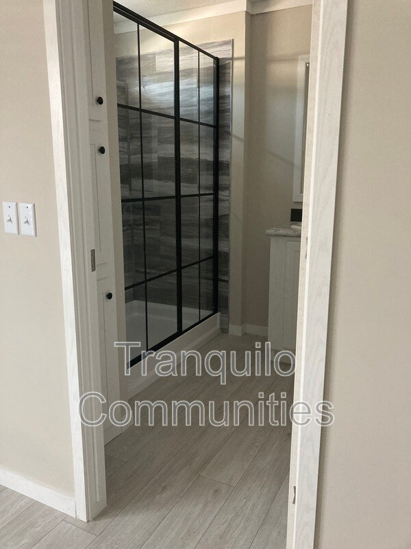Foto del edificio - 239 Caroline Ln