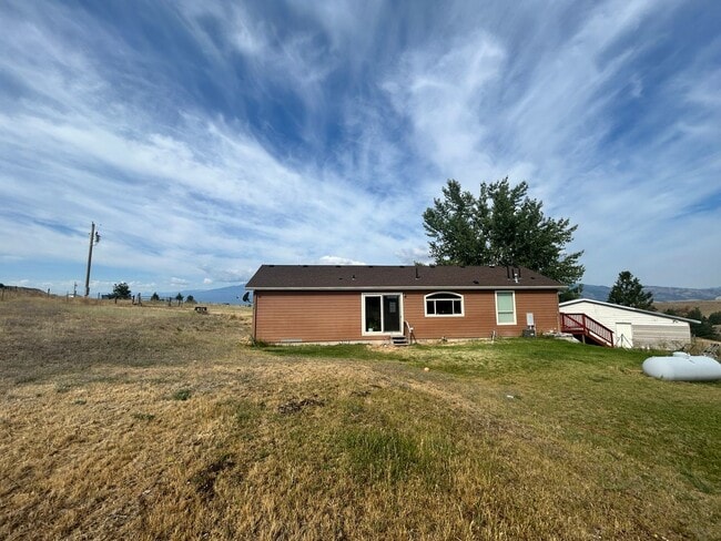 Building Photo - 3 Bed, 2 Bath Home on 5 Acres – Florence, ...
