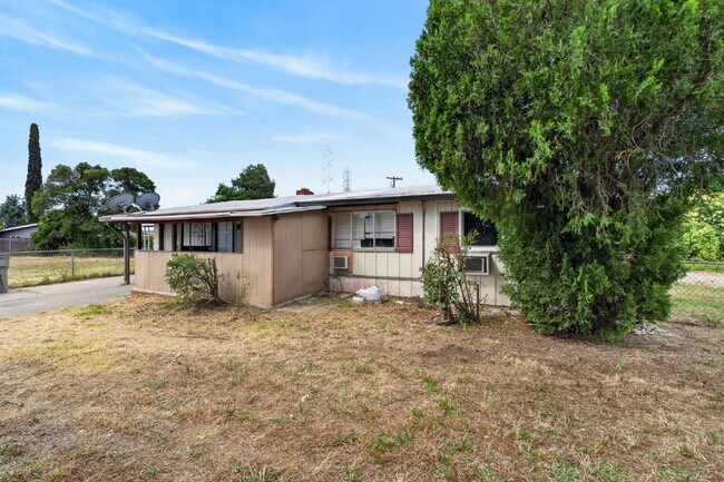 Foto del edificio - Charming 3-Bed Gem in Sacramento - Cozy 980 Sq Ft Home Awaits!