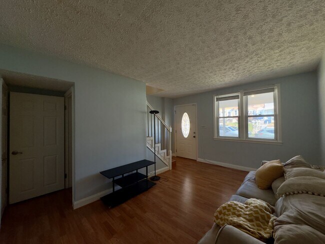 Building Photo - Charming 2Bed/2Bath in Morrell Park