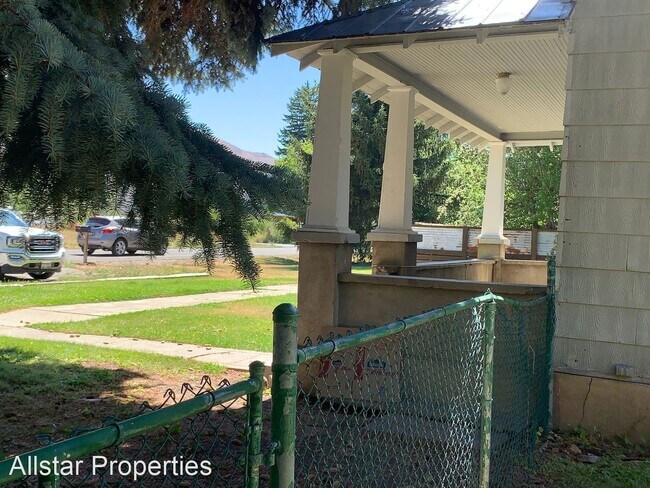 Building Photo - 2 br, 1 bath House - 113 4th Ave