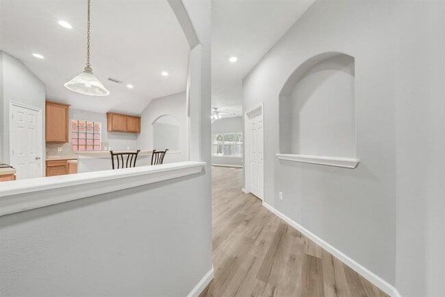Building Photo - 17827 S White Tail Ct