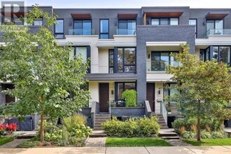 Building Photo - 267 Roxton Rd