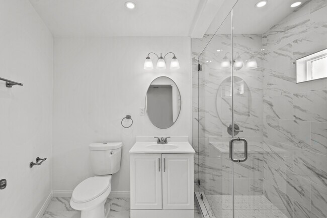 Baño principal - 3820 Orangedale Ave