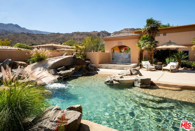 Foto del edificio - 136 Netas Dr