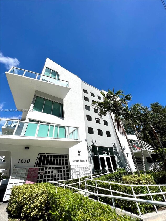 Primary Photo - 1650 Brickell Ave