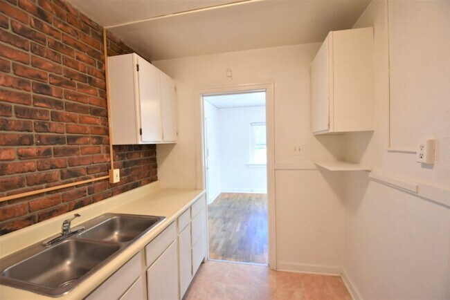 Foto del edificio - Studio on the Hill - Available Now!