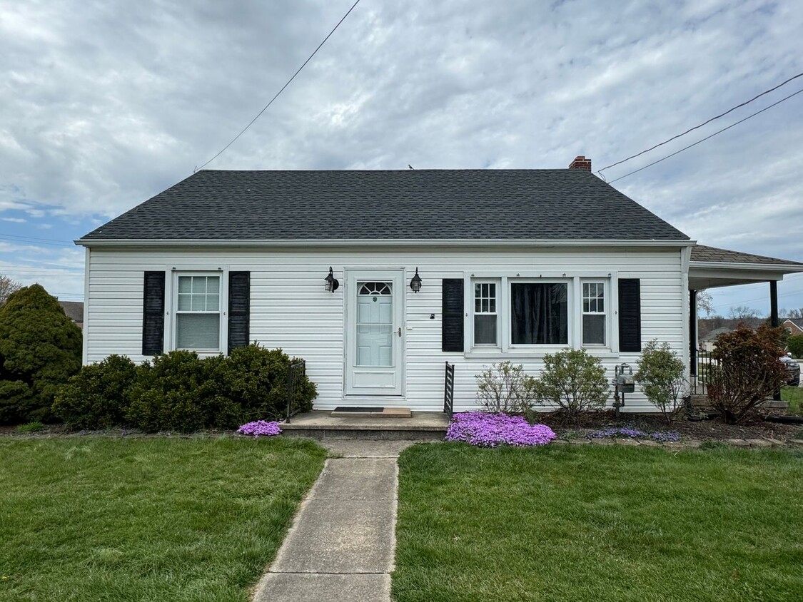 11 Oak St, York, PA 17402 - House Rental in York, PA | Apartments.com