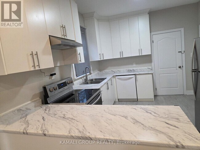 Photo du bâtiment - 4554 Third Ave