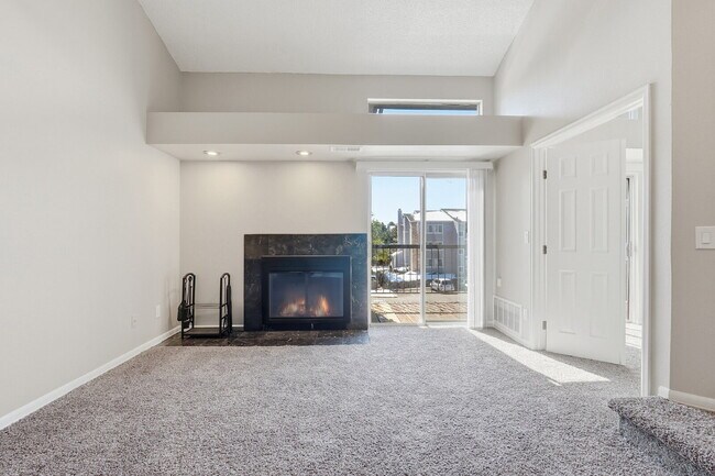 Foto del edificio - $1,840.95 - 2 bed/1 bath, cozy Denver Condo!