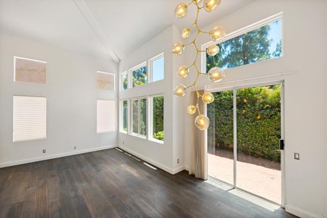 Foto del edificio - 5421 Renaissance Ave