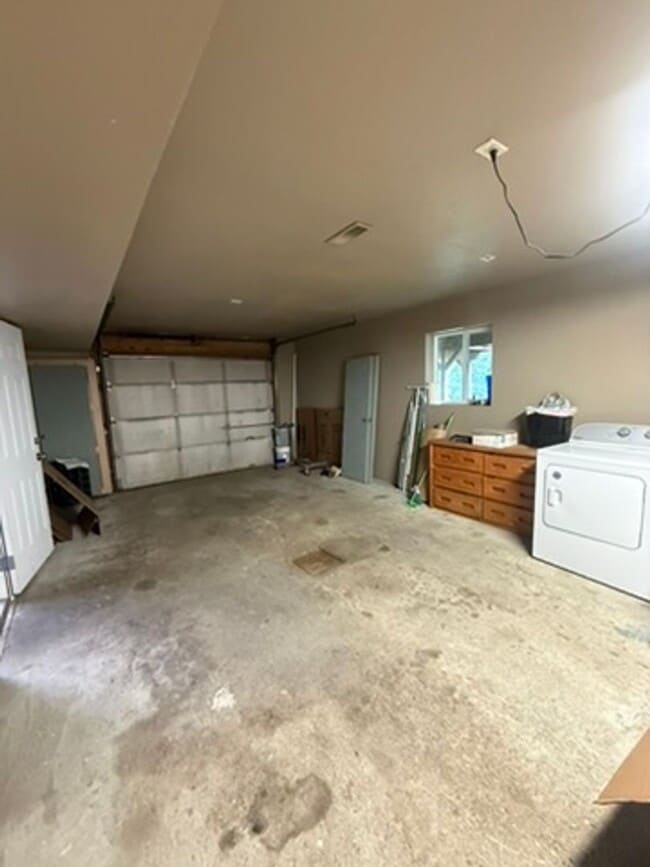 Building Photo - 3820 Hardluck Dr
