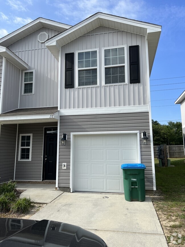 Building Photo - 171 Iron Horse Dr E