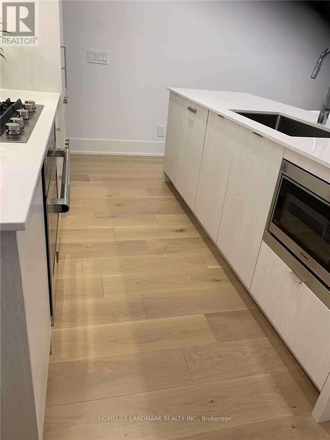 Building Photo - 165 Pears Ave.