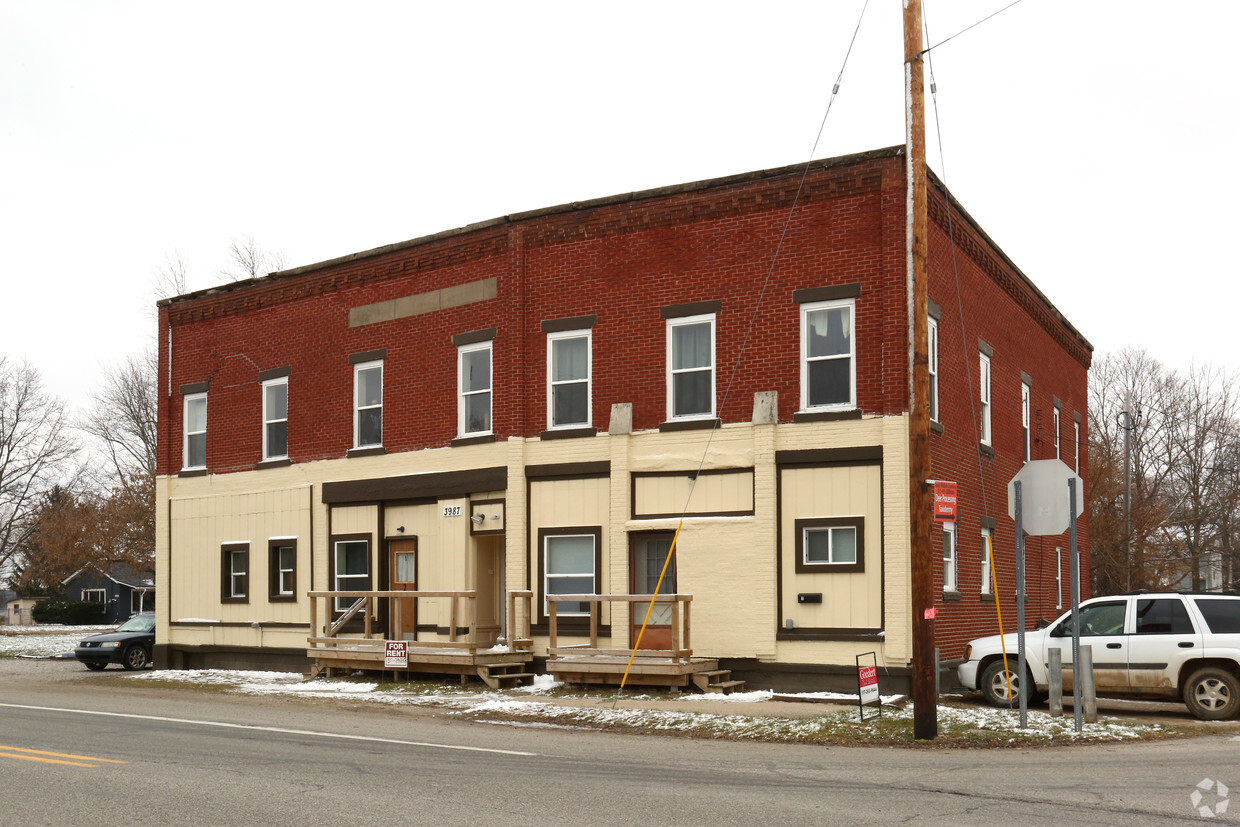 Primary Photo - 3987 Monroe Rd