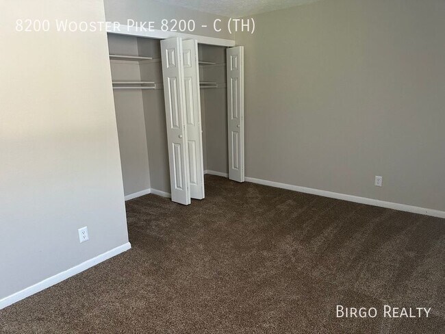 Building Photo - THREE BED TOWNHOME Now Available in Mariem...