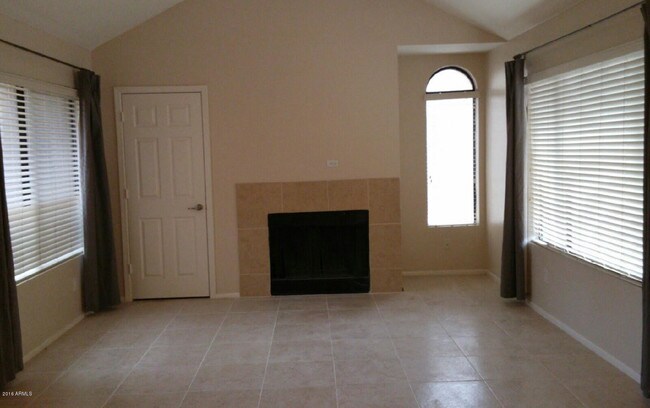 Foto del edificio - 5122 E Shea Blvd