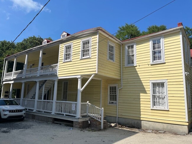 Building Photo - 53 Bull St