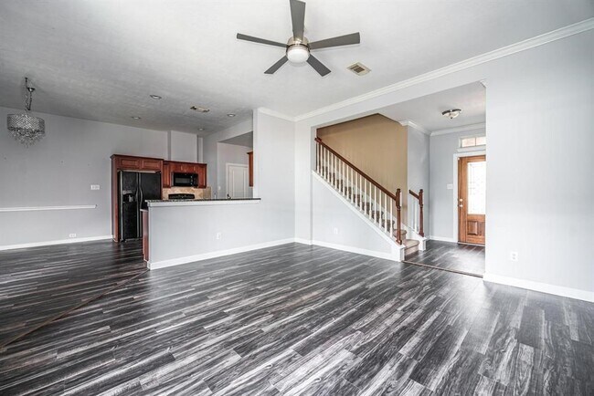 Building Photo - 5330 Summit Hollow Dr