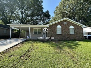 Building Photo - 3165 Mackham Ave