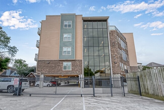 Building Photo - 2802 Morrison St