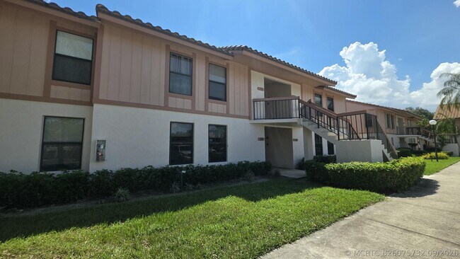 Foto del edificio - 3300 Jaywood Terrace