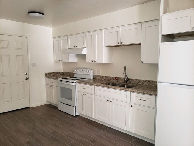 Foto del edificio - Maple Ave - Triplex