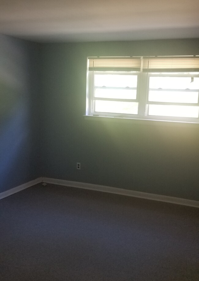 Foto del edificio - 4429 Rosemont Ave