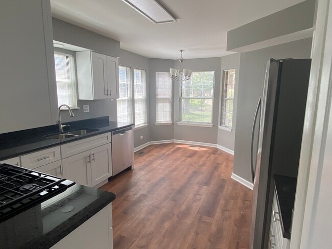 Building Photo - 2111 Camden Ln