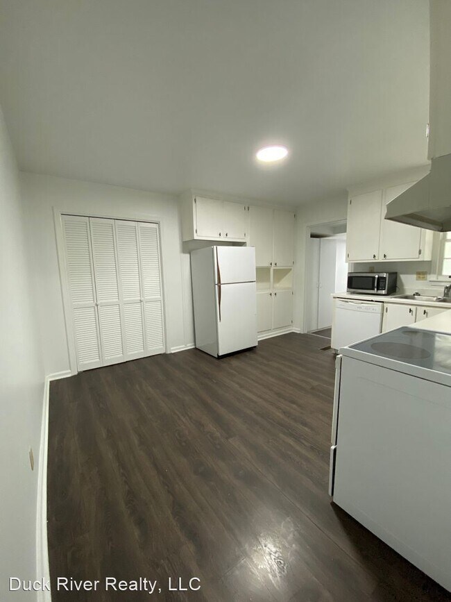 Building Photo - 2 br, 1 bath House - 406 Shawnee Dr